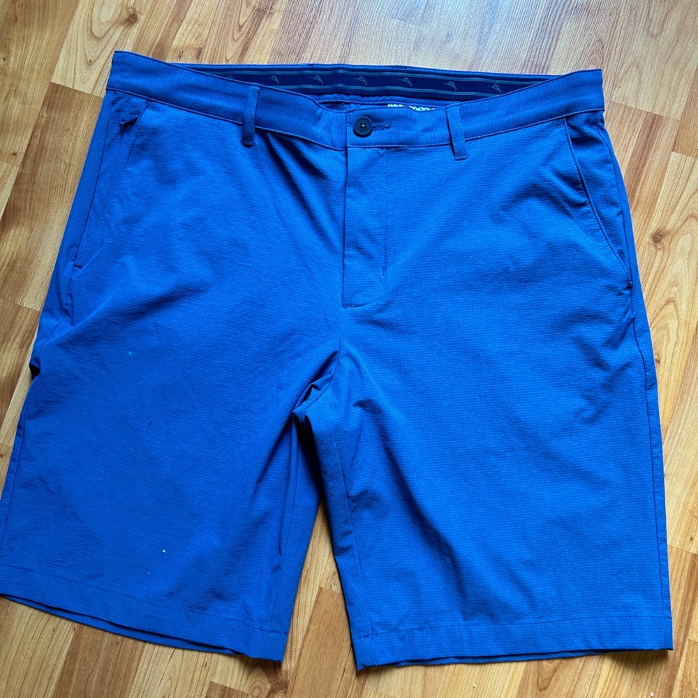 Tommy Bahama men’s golf shorts size 36